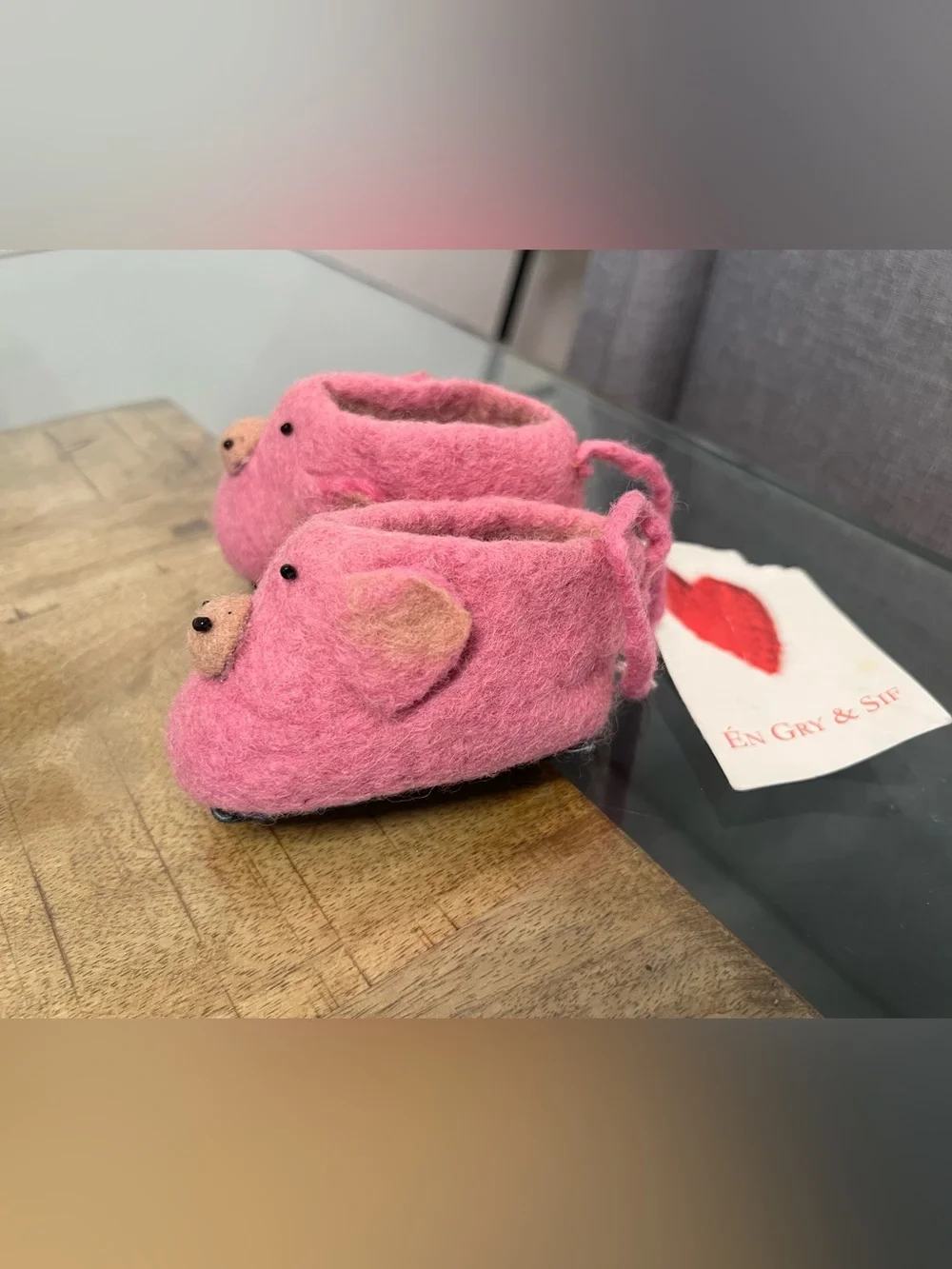 handmade wool pink pig shoes from the Danish design brand Én Gry & Sif